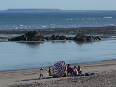 Clima primaveral, la excusa perfecta para visitar Las Grutas: cómo aprovechar los precios
