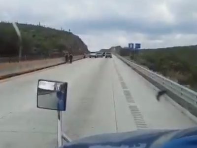 Graban asalto a una familia en la carretera Monterrey-Laredo