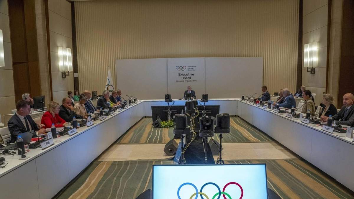El presidente del COI, Thomas Bach, en la 141 sesión del organismo en Mumbai, India, el 12 de octubre de 2023
