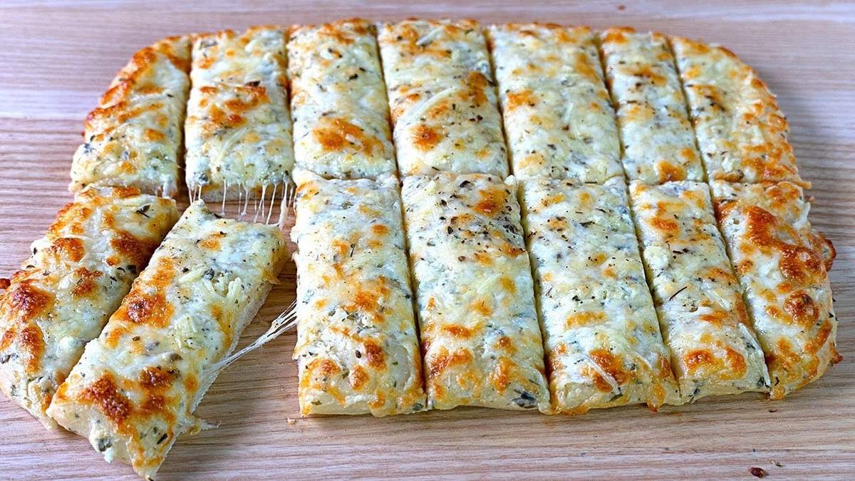 Pan pizza de ajo. Fuente: (Recetas de Esbieta)