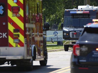 Sospechoso asesinado a tiros por un guardia de seguridad tras un tiroteo en una iglesia de Michigan