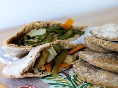 Con solo 2 ingredientes, hacé este pan saludable para rellenar con lo que más te guste