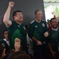 Montado en el triunfo de la selección, Meade dice que no hay invencibles y llama al voto útil