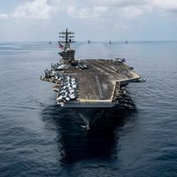 Funcionarios de Sedena, Marina y SRE visitan el portaaviones estadunidense USS Nimitz