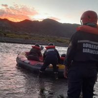Rescate en la Cordillera del Viento: bomberos y personal de salud salvaron a un criancero en medio de la noche