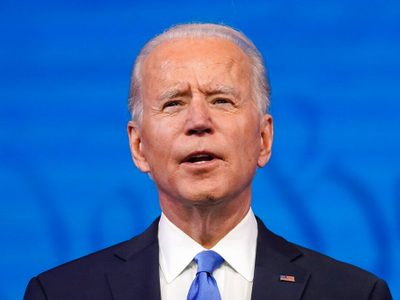 Biden da bienvenida a la aprobación de la píldora de Pfizer contra covid-19 por parte de la FDA