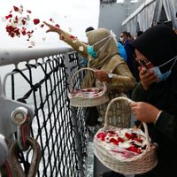 Indonesia: rinden homenaje a las víctimas del avión siniestrado en el Mar de Java