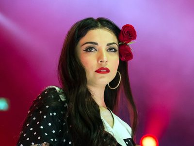 ¡Hasta las lágrimas! Mon Laferte sorprendió con un homenaje que no terminó como esperaba
