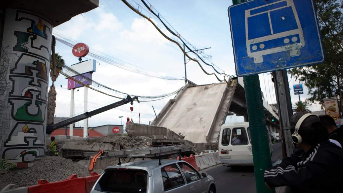 Tramo elevado que colapsó en la L12 del Metro