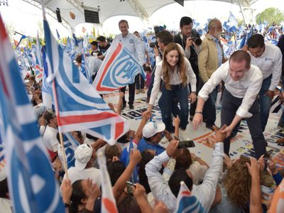 Anaya repudia encuestas 'pagadas por Peña” y llama a impulsar el 'voto útil” en su cierre de campaña