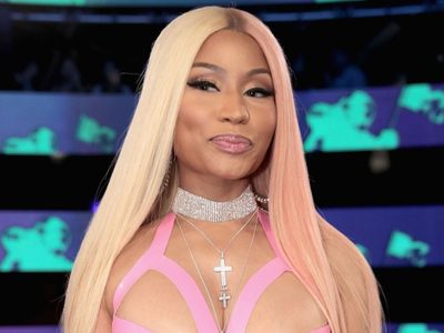 ¡Afuera la pena! Nicki Minaj enseñó sus nuevas curvas pero la foto la traicionó... ¡Se toca!