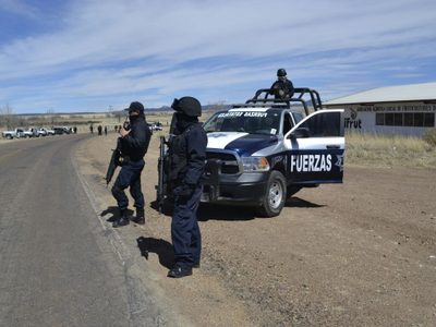 Comando desata pánico en comunidades de Chihuahua; asesina a 8 personas y quema casas y negocios