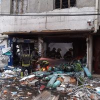Explota local de tanques de oxígeno en Iztapalapa; muere una mujer