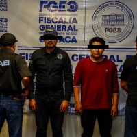 Detienen a director de policía vial de Santa María Atzompa, Oaxaca venta de arma de manera ilegal