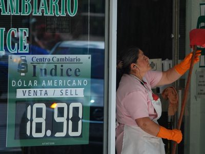 Peso pierde ante datos económicos de los Estados Unidos