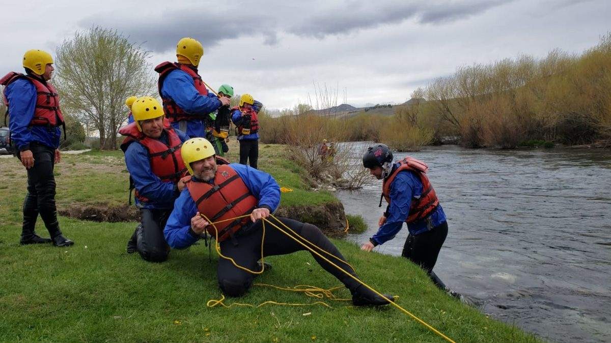 Operativo de rescate en en lago Huechulafquen. Fuente: (Twitter)