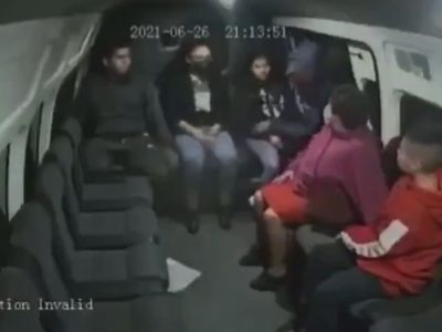 Roba en combi y usa a niño pasajero para su atraco en el Edomex