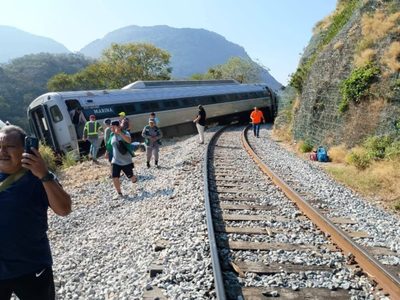 Descarrila tren del Corredor Interoceánico en Nizanda, Oaxaca