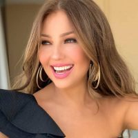 ¿Hace eso con sus manos? Thalía impone la moda y lo que hizo enloqueció a todos ¡Tremenda!