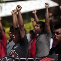 Guerrero: protestan normalistas por regalar un puesto en el gobierno a excolaborador de César Duarte