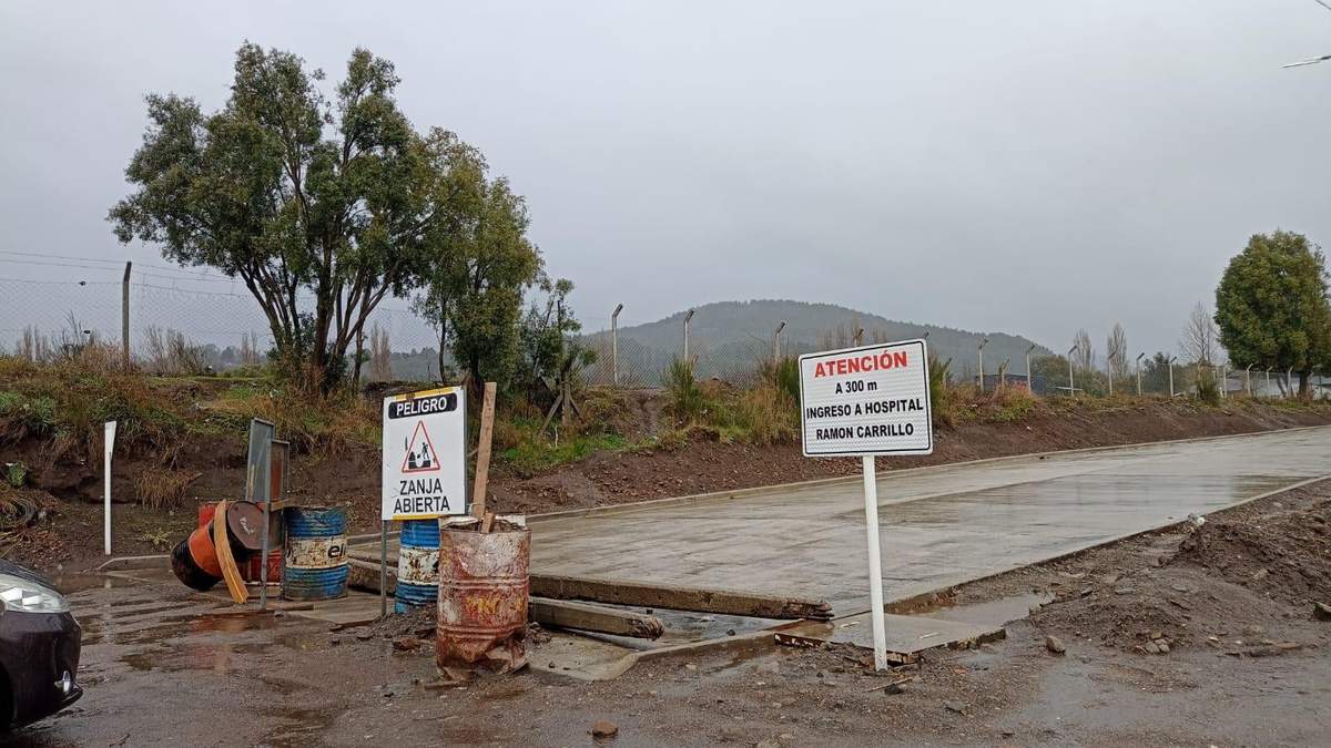 Calle cortada en San Martín de los Andes. Fuente: (Noticias de los andes).