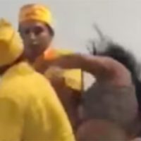 Detienen a empleados de una taquería en Querétaro por agredir a una mujer (Video)