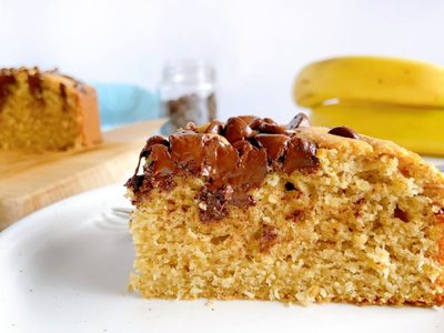 No tires las bananas maduras y prepará esta espectacular torta matera con dulce de leche