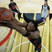 Knicks ganan la Copa NBA tras remontar y vencer a Spurs 124-113