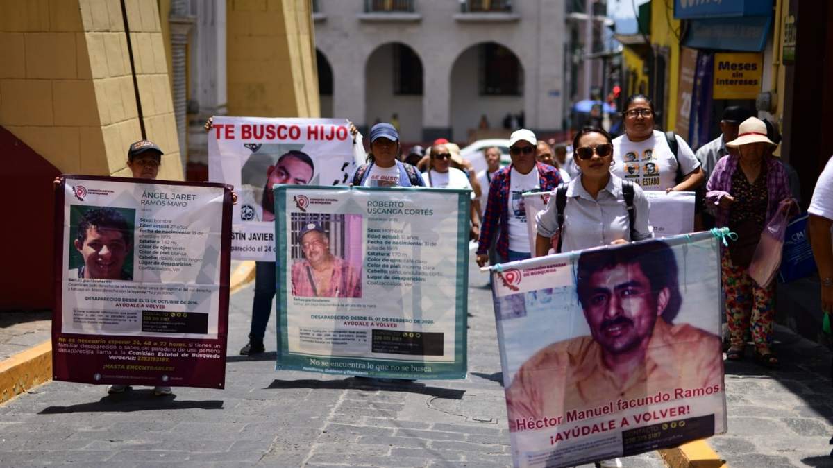 Bloquean instalaciones de la Comisión de Búsqueda de Veracruz para exigir mejor desempeño