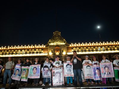 Padres de los 43 responden a AMLO: Usted mintió, engañó y traicionó por defender al Ejército