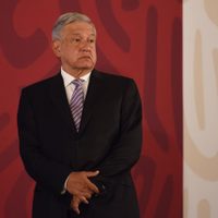 AMLO pide evitar 'linchamientos” en caso de embajador en Argentina que intentó robar un libro