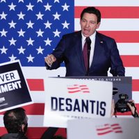 Ron DeSantis abandona la carrera por la nominación republicana a la Casa Blanca y apoya a Trump