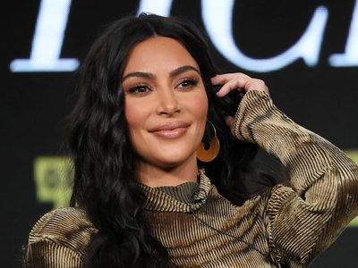 Kim Kardashian reaparece con una foto que enamora a sus fans, vestido al cuerpo y a la moda