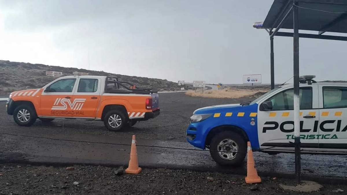 Trabajaron en conjunto la Secretaría de Emergencia y Riesgos y la Policía de Neuquén. Fuente: (Facebook)