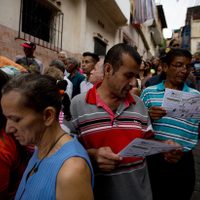 El chavismo gana 17 de los 23 estados en disputa en Venezuela; oposición alerta fraude