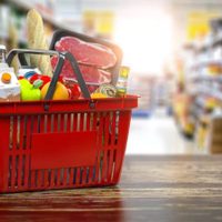 La canasta básica subió 3,1 % en octubre: cuánto dinero necesitó una familia para no ser pobre