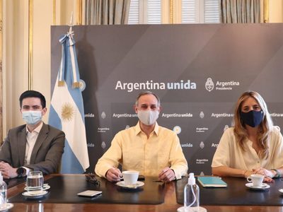 En Argentina, López-Gatell platica con rusos sobre vacuna Sputnik V