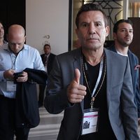 Leyendas del boxeo mundial llaman a latinos a votar por Clinton