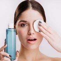 La planta que nunca falta en el jardín y sirve para crear un tónico facial perfecto: anotá el paso a paso