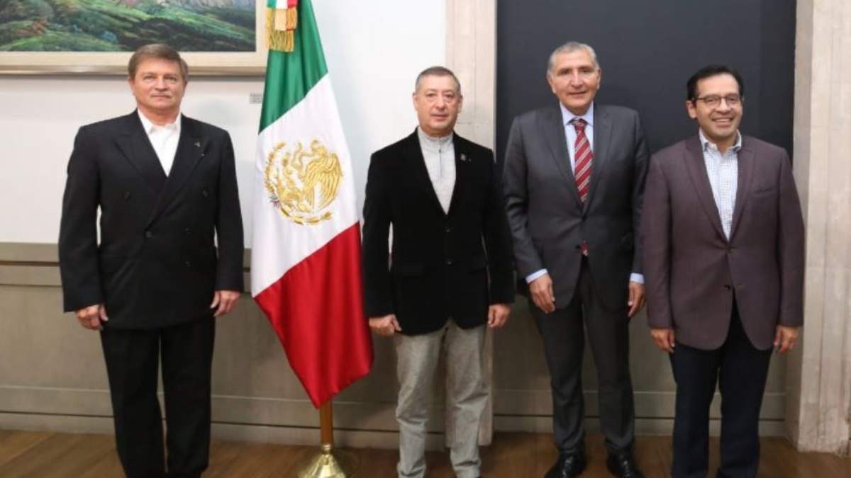 El titular de Segob, Adán Augusto López, dio posesión a los funcionarios de sus nuevos cargos