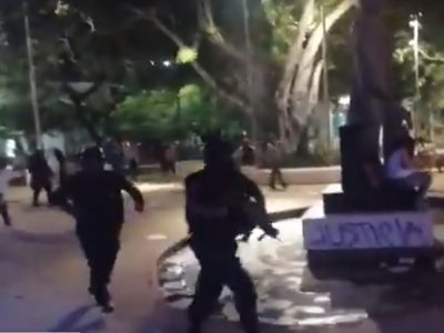 Se señalan unos a otros en QR por disparos en protesta feminista en Cancún