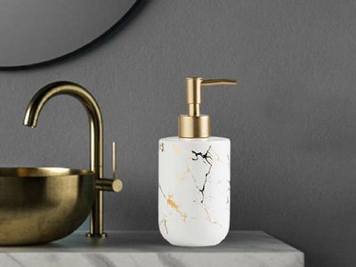 No tires el dispenser de plástico viejo o roto, transformalo en este precioso set para tu baño en minutos