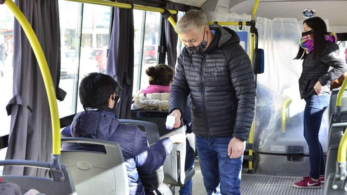 Uso de barbijo en el transporte público. Fuente: (Municipalidad de Neuquén).