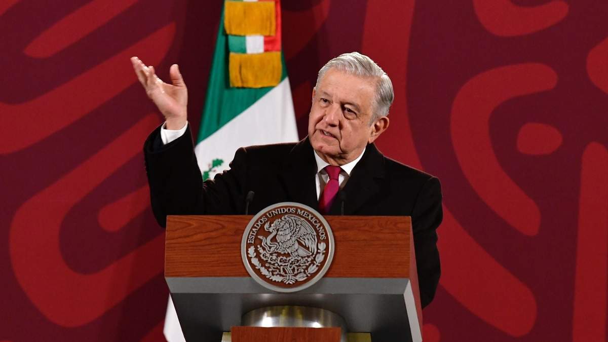 El presidente López Obrador durante su conferencia matutina de esta semana