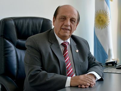 Las duras críticas de un intendente del conurbano a “los que politizaron la pandemia”
