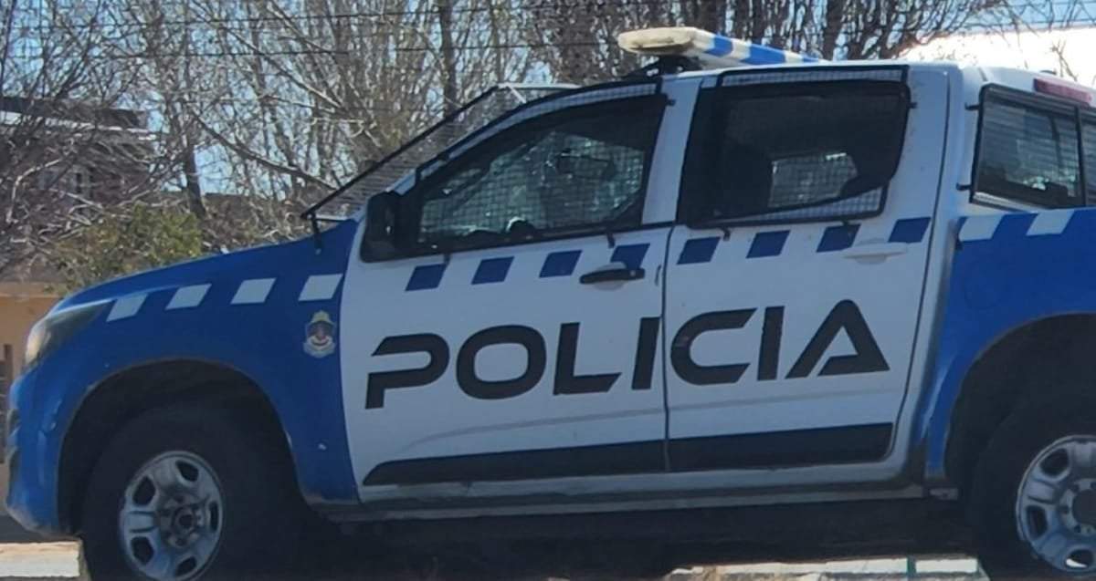 Hombre detenido en Cutral Co. Fuente: (Facebook)
