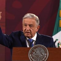 “Acampen ahí para que vean lo que se siente”: AMLO a senadores que mantienen tomado el pleno