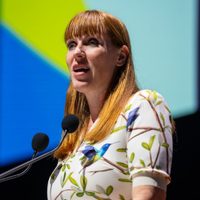 Dimite la 'número dos' del Gobierno británico por irregularidades fiscales en la compra de una casa
