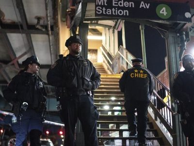 Mueren cuatro personas en tiroteo en tren subterráneo en las afueras de Chicago