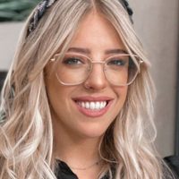Nati Jota enfrentó el invierno con un original microbikini que es tendencia